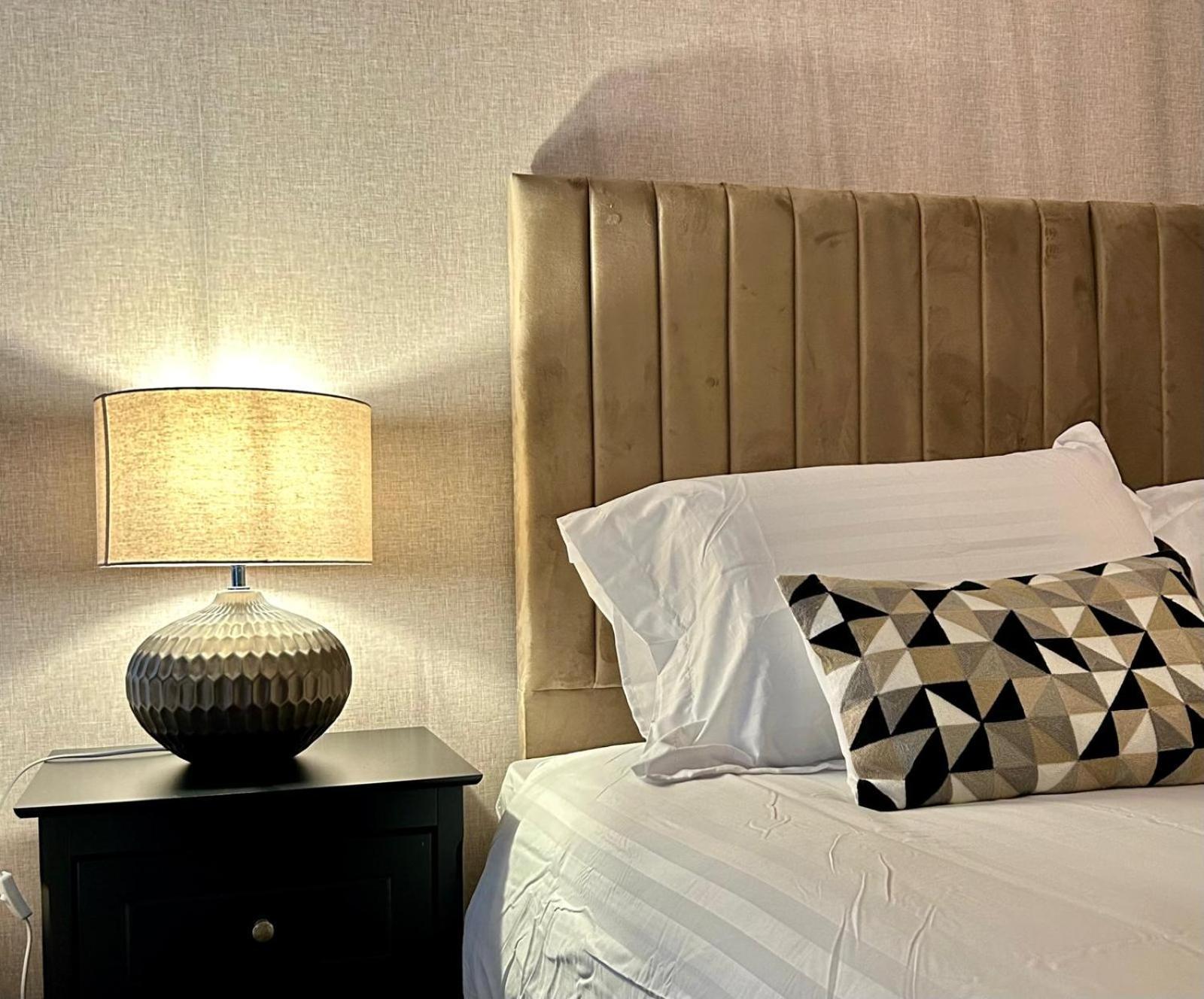 Crown Street Aparthotel ハリファックス エクステリア 写真