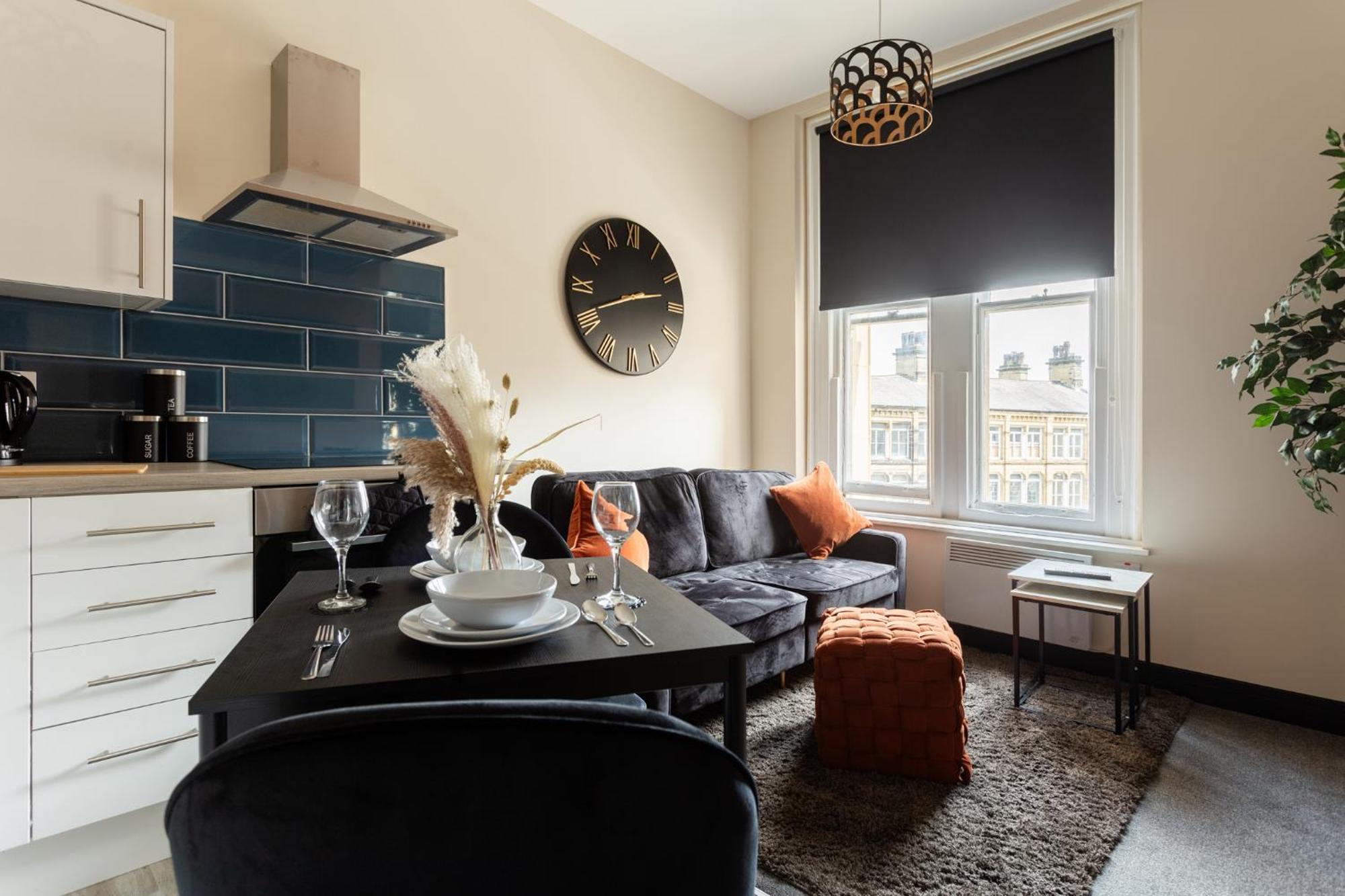 Crown Street Aparthotel ハリファックス エクステリア 写真