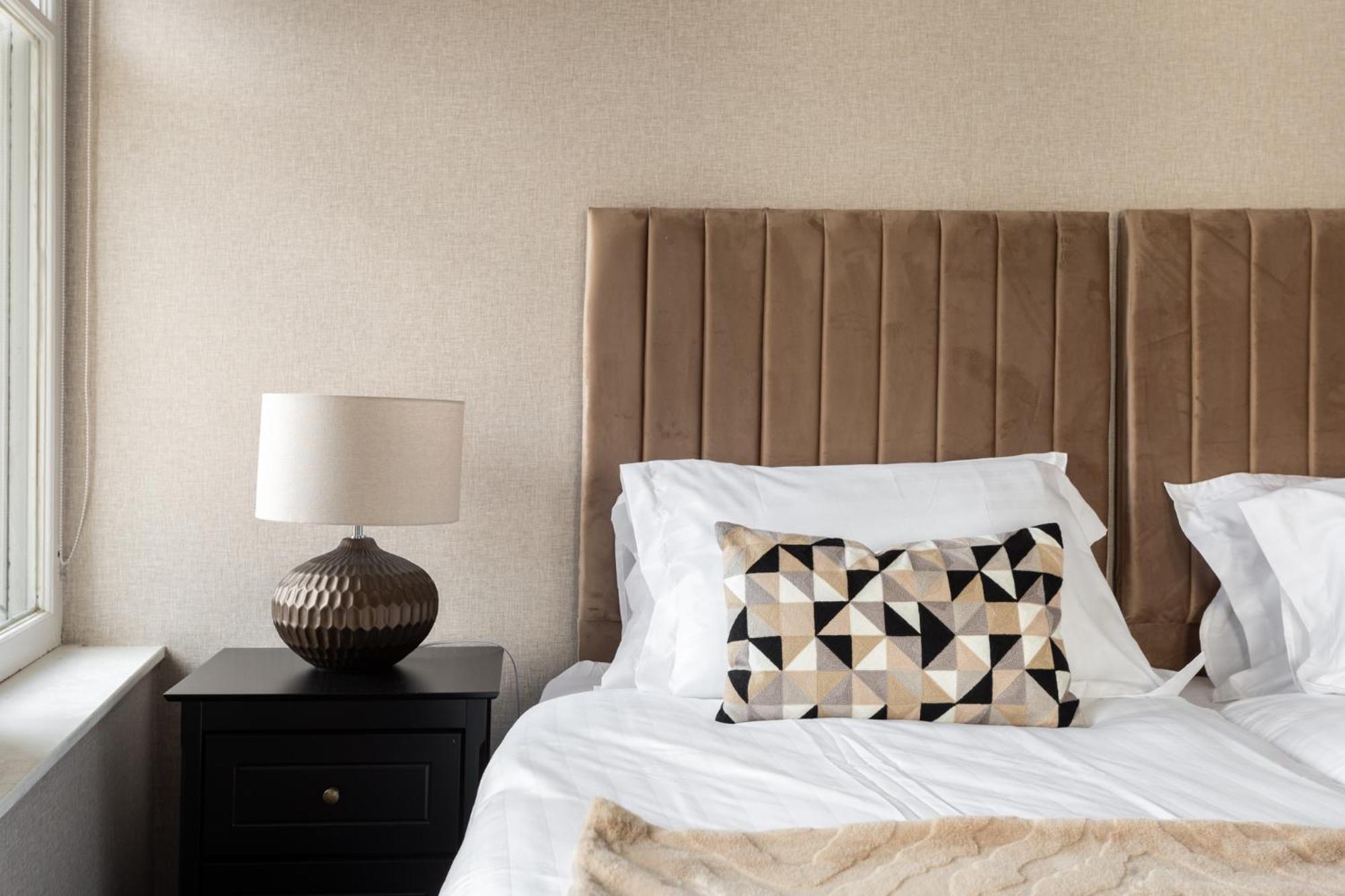 Crown Street Aparthotel ハリファックス エクステリア 写真