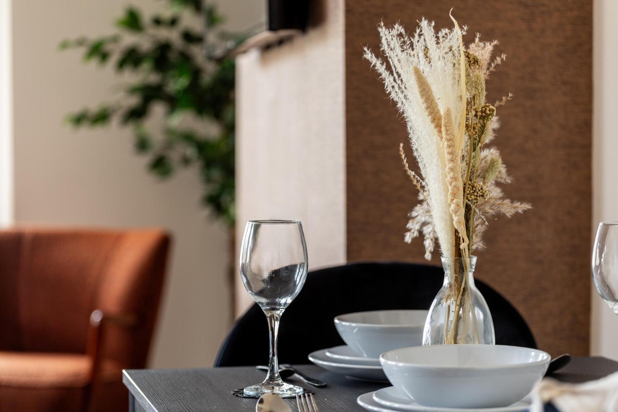 Crown Street Aparthotel ハリファックス エクステリア 写真