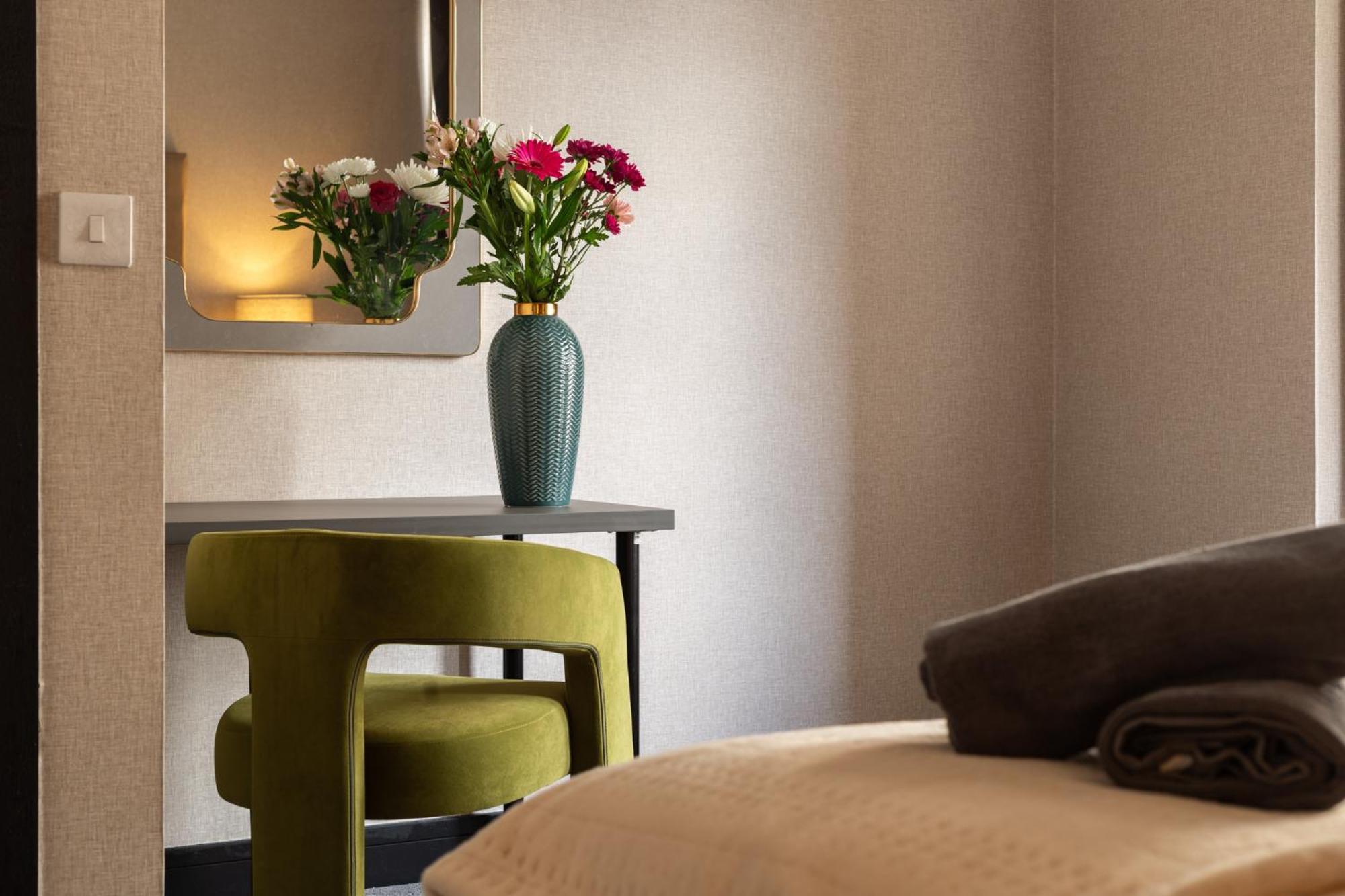 Crown Street Aparthotel ハリファックス エクステリア 写真