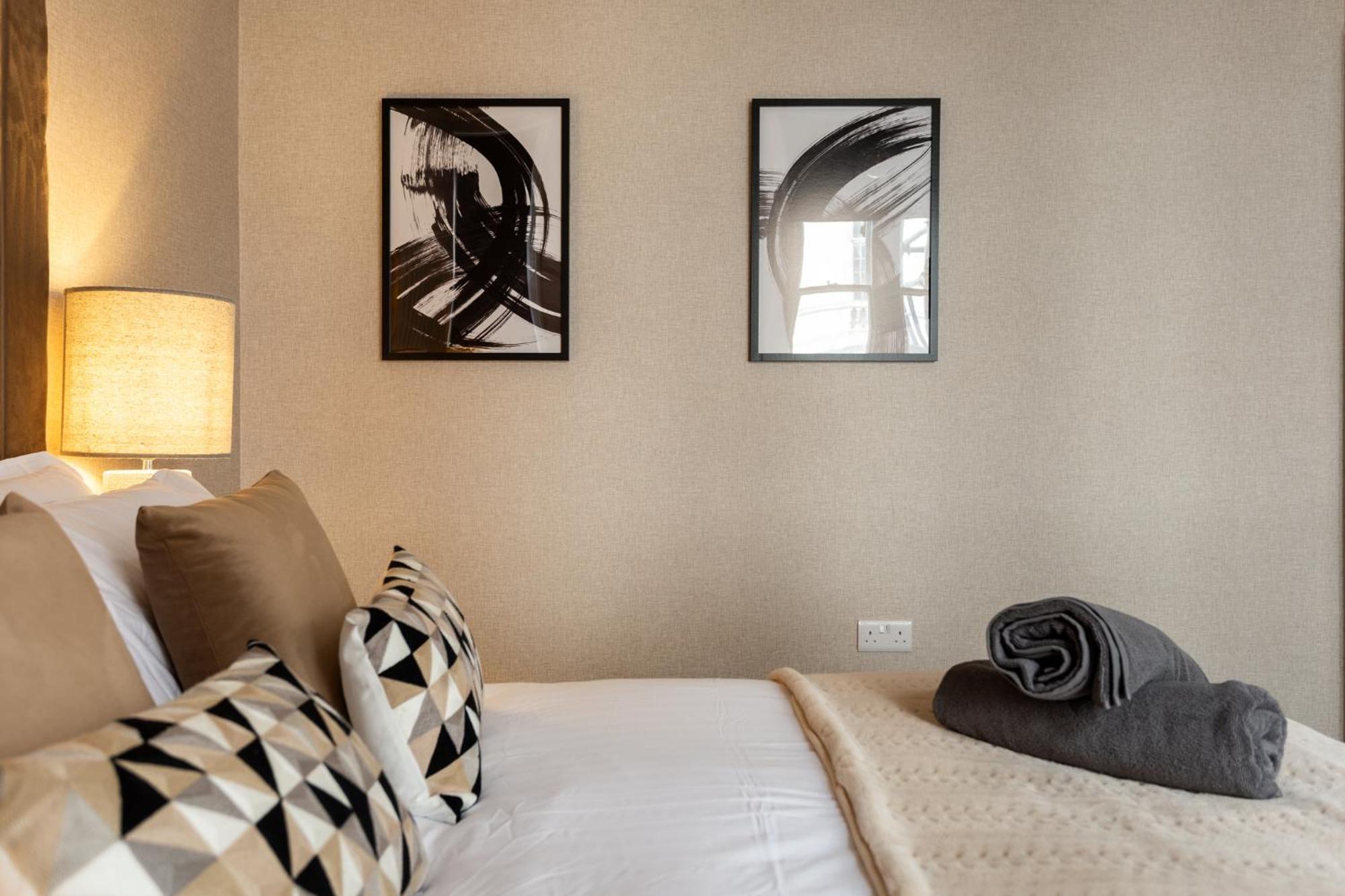 Crown Street Aparthotel ハリファックス エクステリア 写真